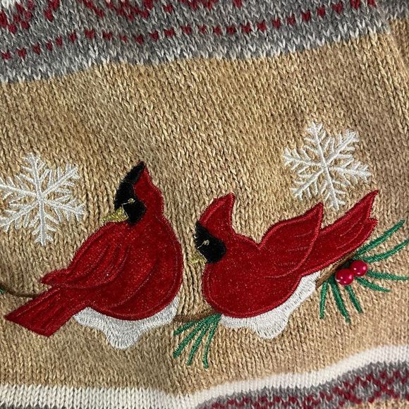 Vintage Crystal Kobe Holly Berries and Cardinal Winter Sweater Size: XL - Picture 6 of 7